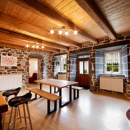 Les Hirondelles Holiday home