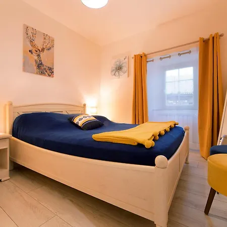 Les Hirondelles Holiday home